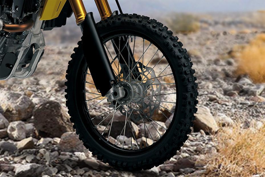 Front Tyre View of RM Z450