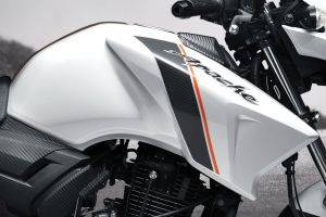 tvs apache rtr 160 price on road