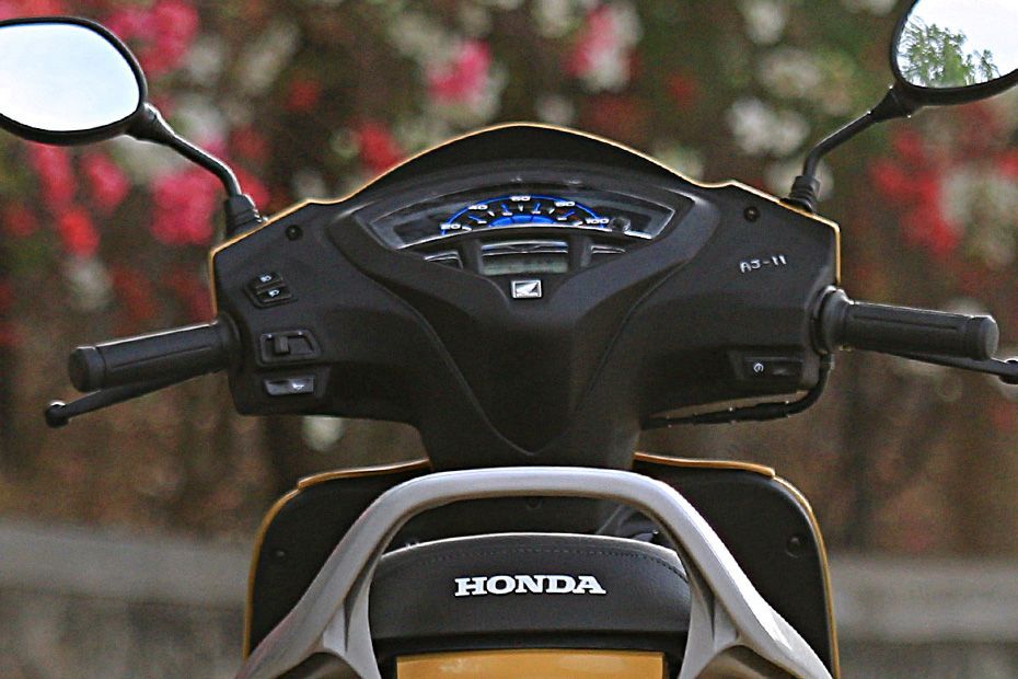 Handle Bar View of Activa 5G
