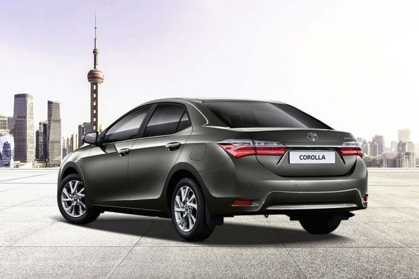 Toyota Corolla Altis 2026 Price, Variants, Mileage, Specs & Colours ...