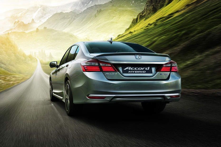 Rear 3/4 left Image of Accord