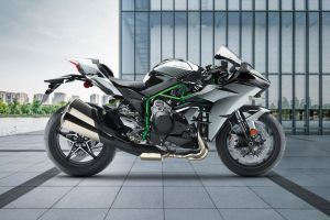 Right Side View of Ninja H2