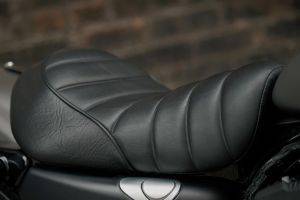iron 883 dual seat