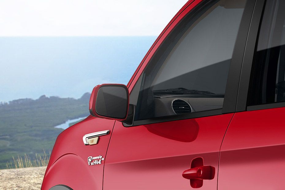 Side mirror rear angle Image of NuvoSport