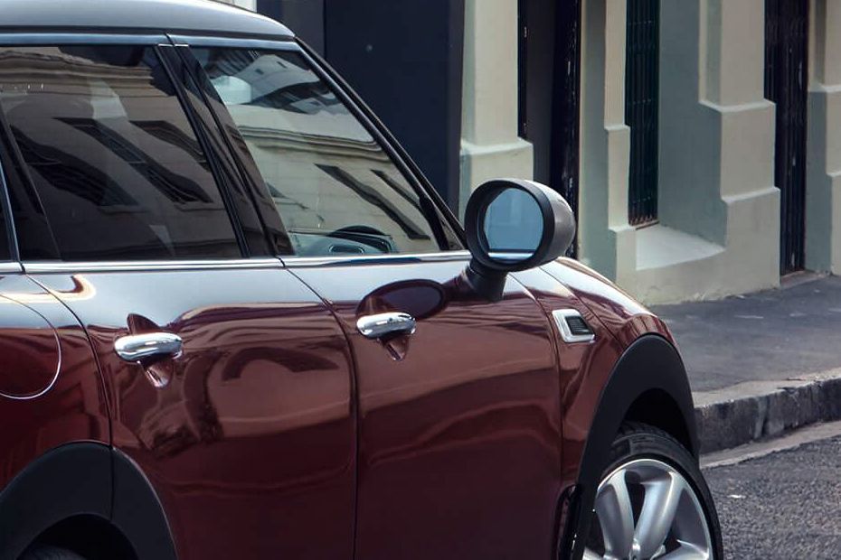 Side mirror rear angle Image of Clubman