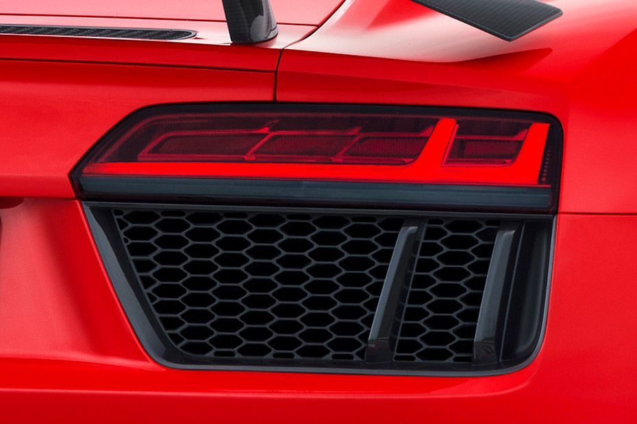 Tail lamp Image of R8