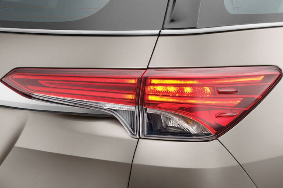 Tail lamp Image of Fortuner