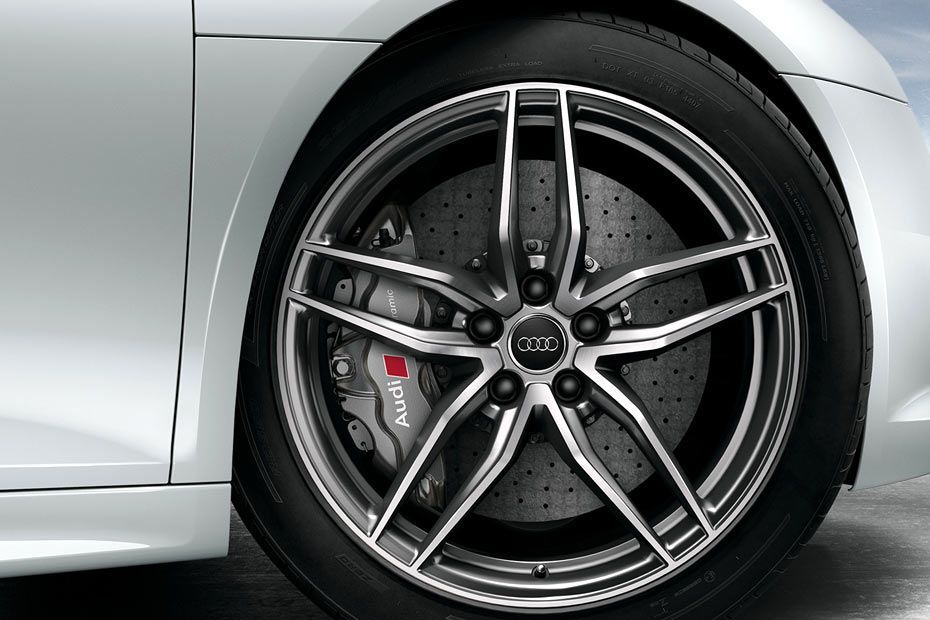 Wheel arch Image of R8