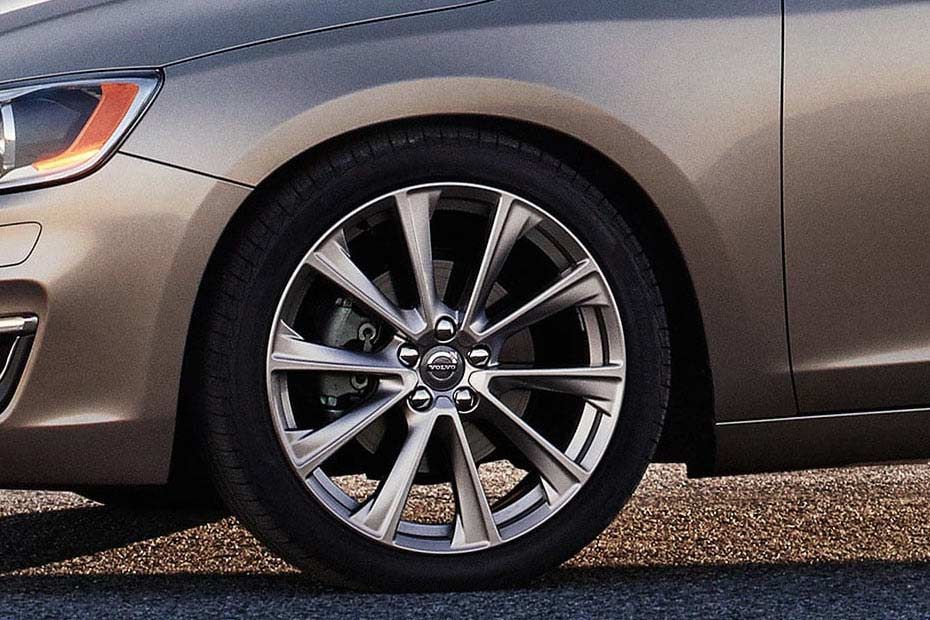 Wheel arch Image of S60