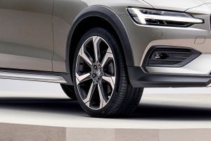 Wheel arch Image of V60 Cross Country