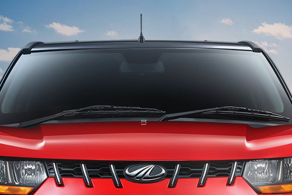 Wiper with full windshield Image of KUV100 NXT