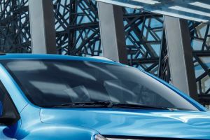 Wiper with full windshield Image of Kwid EV