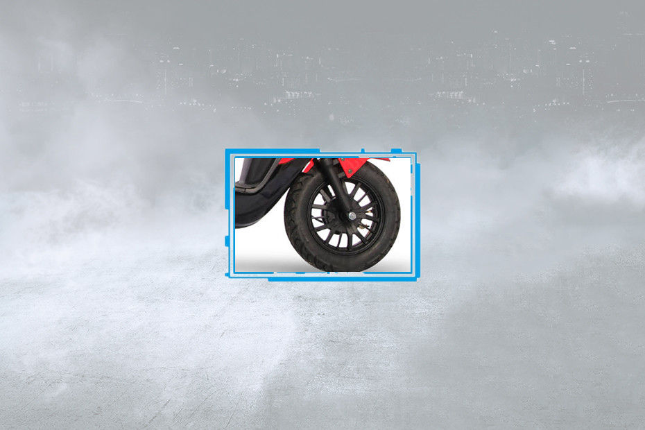 Front Tyre View of Reo Elite