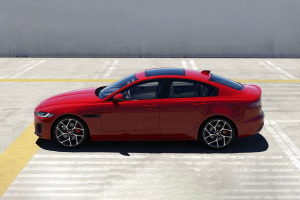 Jaguar Xe Price July Offers Images Mileage Review And Specs