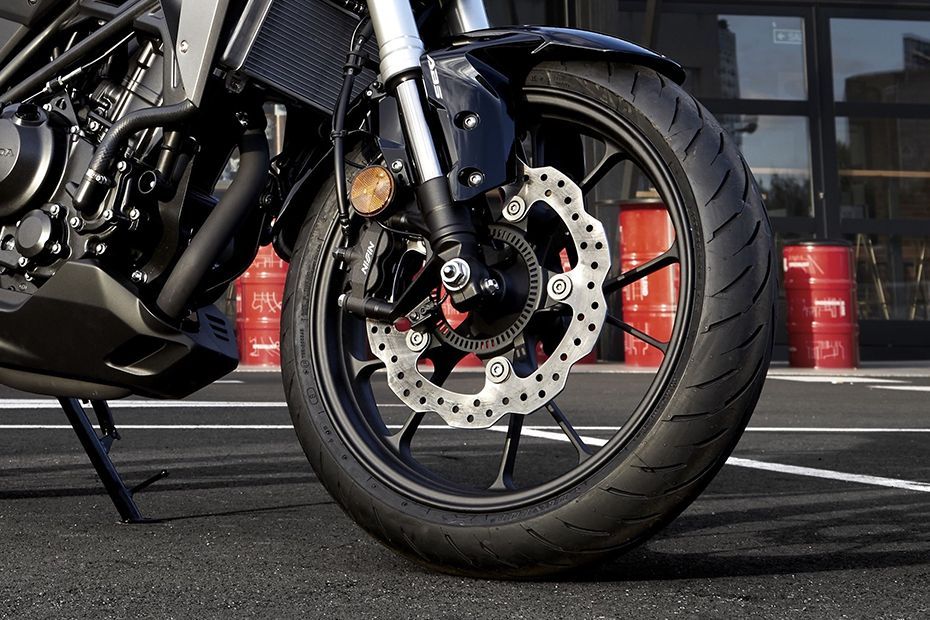 Honda Cb300r Estimated Price 2 41 Lakh Launch Date 21 Images Mileage Specs Zigwheels