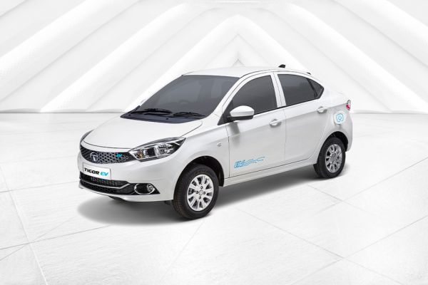 Front 1/4 left Image of Tigor EV