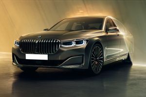 Front 1/4 left Image of 7 Series