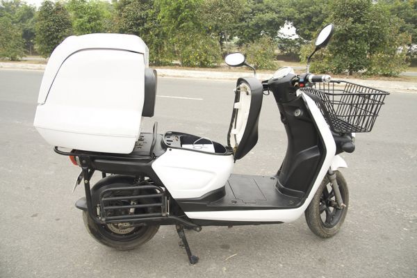 Right Side View of Spock Electric Scooter