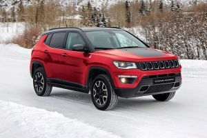 Front 1/4 left Image of Compass Trailhawk