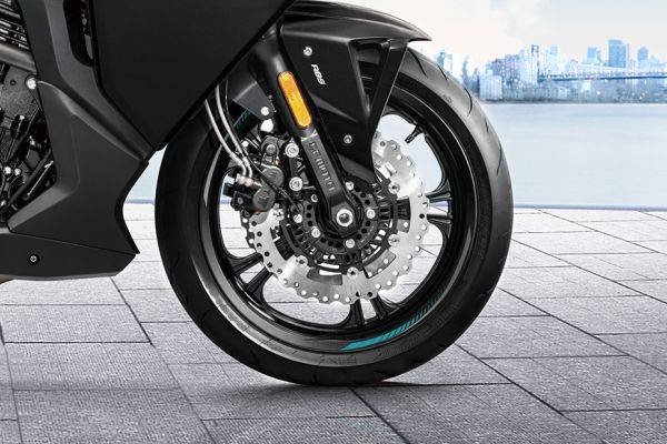 Front Tyre View of 650GT