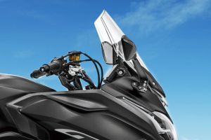 Handle Bar View of 650GT