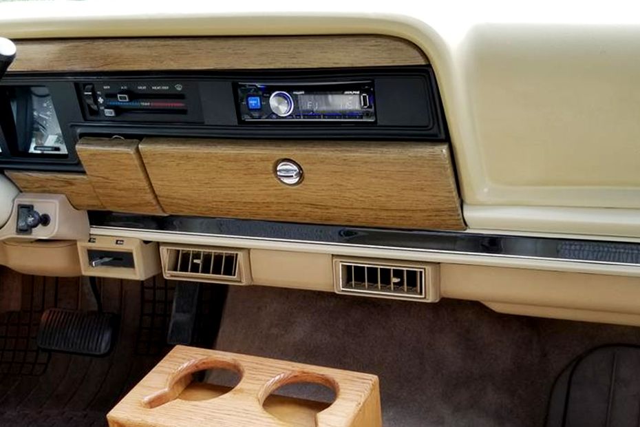 Jeep Grand Wagoneer Images, Grand Wagoneer Interior & Exterior Photos
