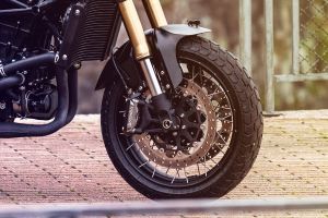 Front Tyre View of Leoncino 800
