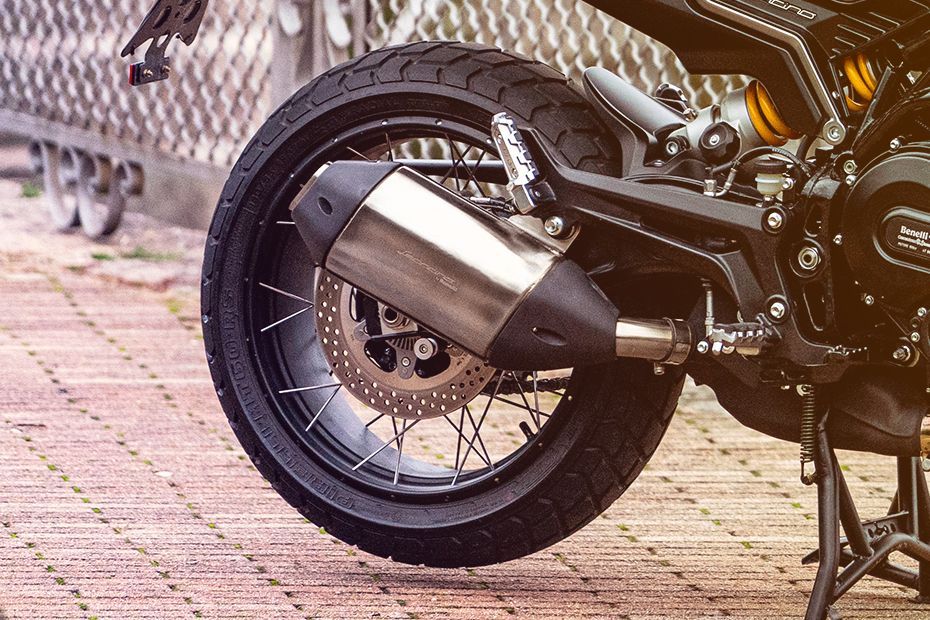 Rear Tyre View of Leoncino 800