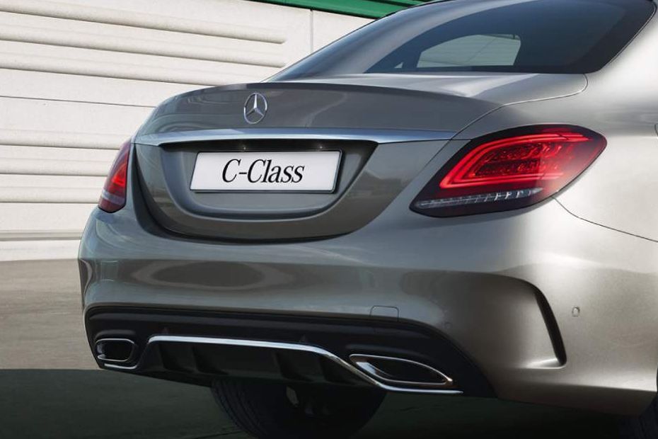 Hands Free Boot Release Image of C-Class