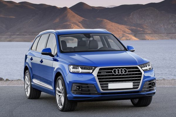 Front 1/4 left Image of Q7