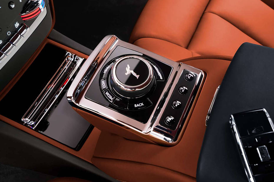 Gear lever Image of Rolls Royce Phantom