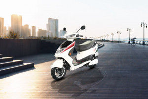 Front Left View of R30 electric scooter