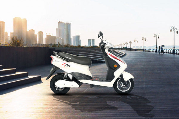 Right Side View of R30 electric scooter