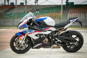 Left Side View of 2019 S 1000 RR
