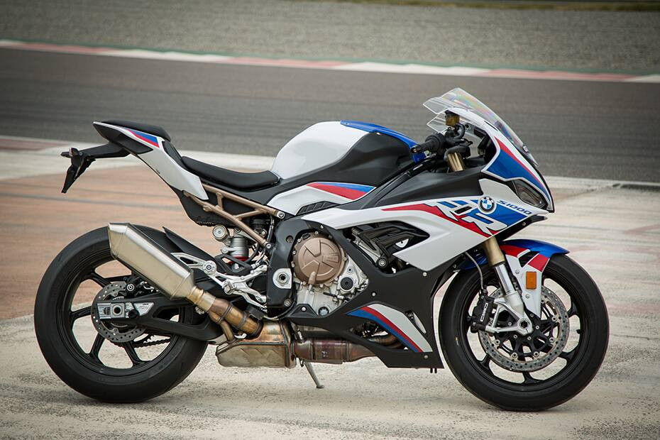 BMW S1000RR gets first major update since 2019 with new aero more power  and clever slide control tech  MCN