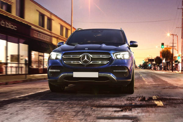 Front 1/4 left Image of GLE