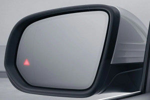 Side mirror rear angle Image of GLE