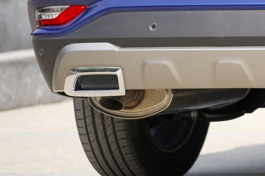 Exhaust tip Image of Hector Plus