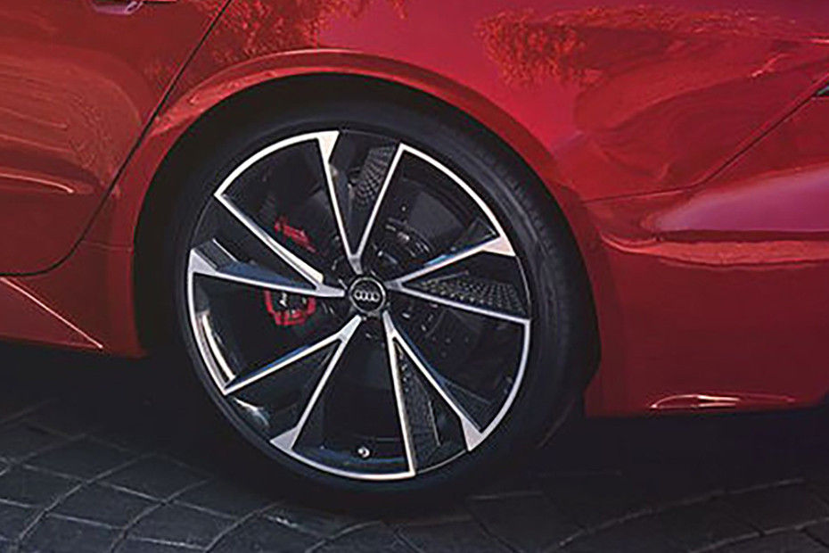 Wheel arch Image of RS7