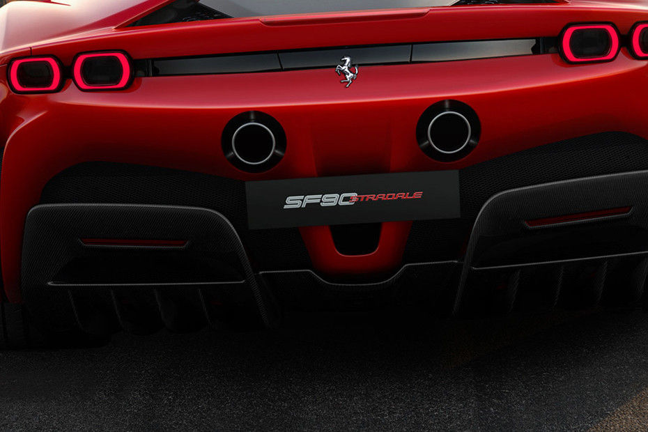 Hands Free Boot Release Image of SF90 Stradale