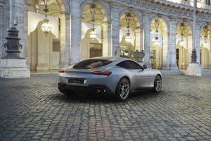 Rear 3/4 Right Image of Roma