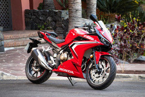 Front Right View of CBR500R