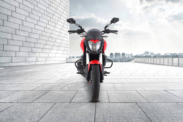 Bajaj Pulsar N250 vs Dominar 250