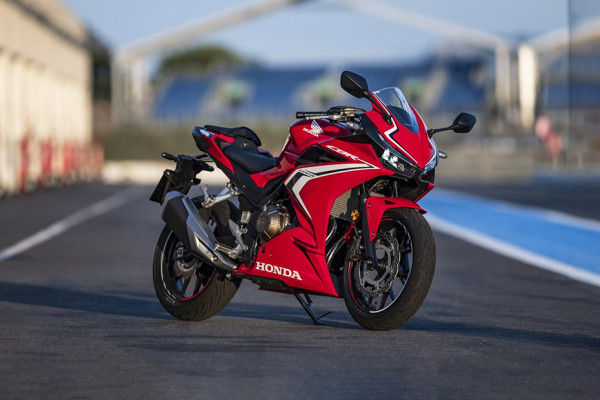 Right Side View of CBR500R