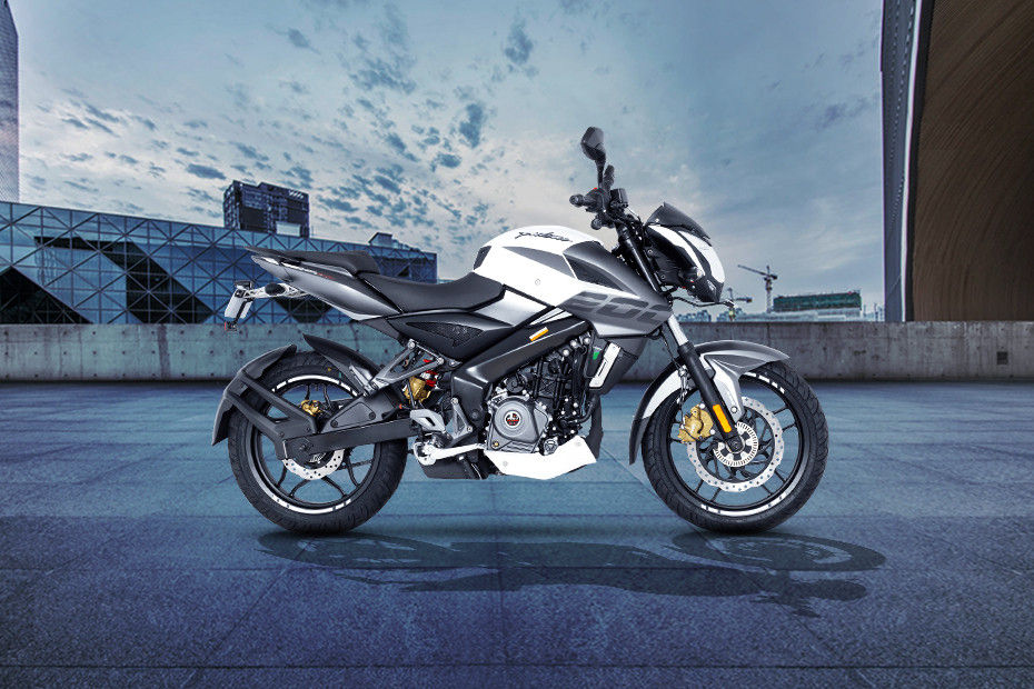 Right Side View of Pulsar NS200