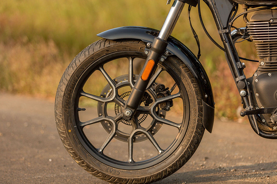 Front Tyre View of Meteor 350