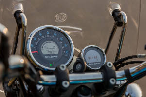 Speedometer of Meteor 350