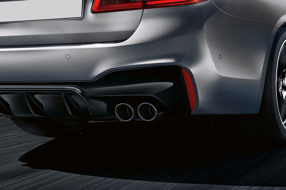 Exhaust tip Image of M5
