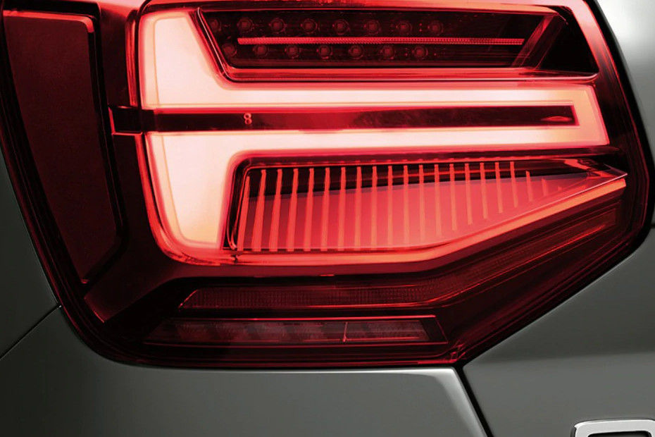 Tail lamp Image of Q2