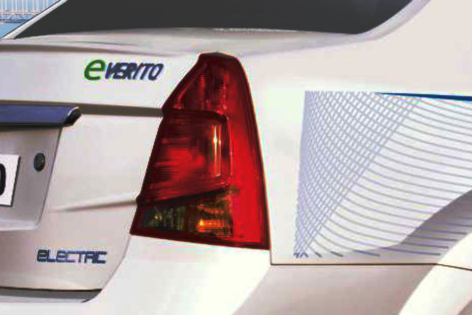 Tail lamp Image of E Verito